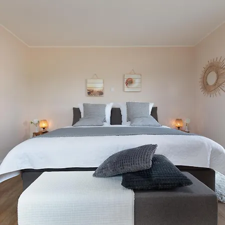 Luxurioeses Ferienhaus Sansibar Mit Sauna & Whirlwanne In Ruhiger Lage Bei St Peter-Ording Osterhever