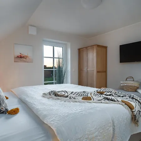 Holiday home Luxurioeses Ferienhaus Sansibar Mit Sauna & Whirlwanne In Ruhiger Lage Bei St Peter-Ording Osterhever