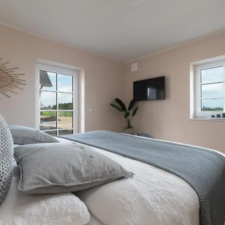 Luxurioeses Ferienhaus Sansibar Mit Sauna & Whirlwanne In Ruhiger Lage Bei St Peter-Ording Holiday home