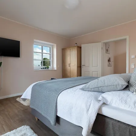 Holiday home Luxurioeses Ferienhaus Sansibar Mit Sauna & Whirlwanne In Ruhiger Lage Bei St Peter-Ording *